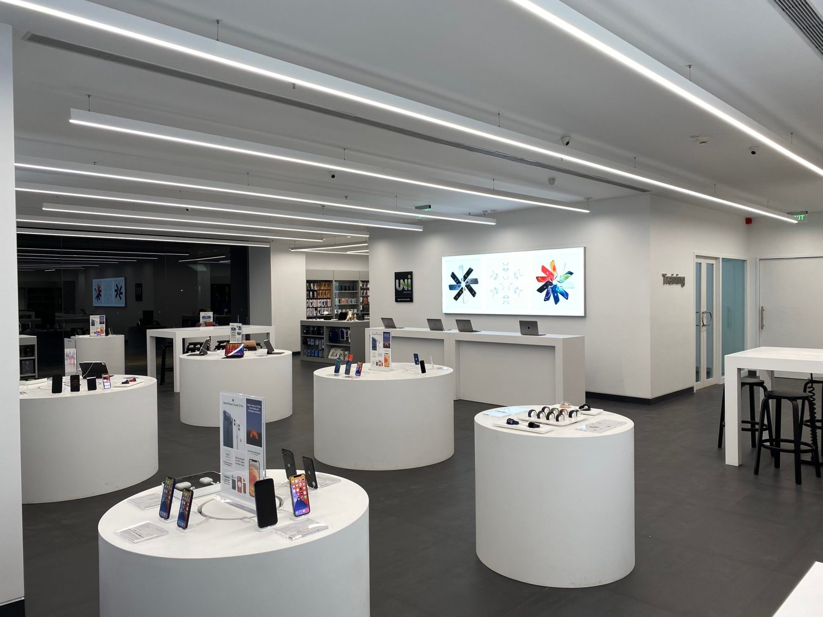 Apple reseller store opens at Pacific Mall